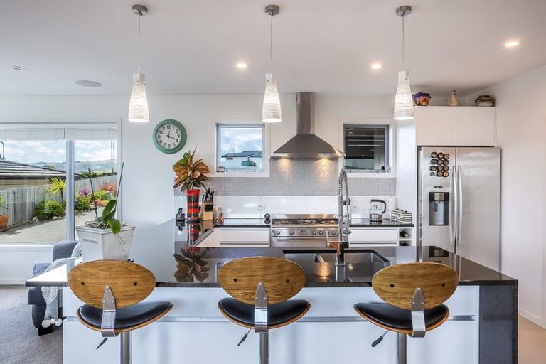 Photo of property in 127 Endeavour Drive, Whitby, Porirua, 5024