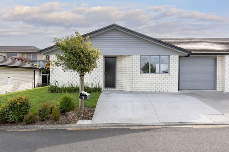 Photo of property in Waterview Estate, 5/4 Greystone Place, Omokoroa, 3114