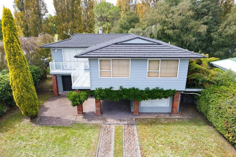 Photo of property in 25 Kinloch Road, Kinloch, Taupo, 3377
