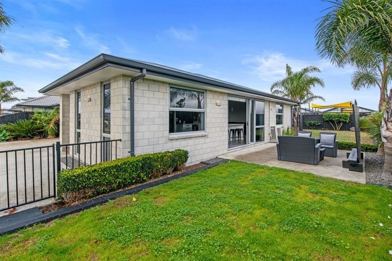 Photo of property in 120 The Boulevard, Papamoa Beach, Papamoa, 3118