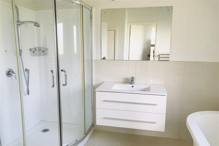 Photo of property in 75 Park Rise, Campbells Bay, Auckland, 0630