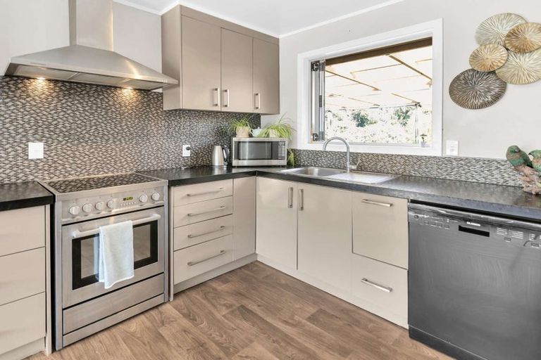 Photo of property in 10 Bay Grove, Pukehangi, Rotorua, 3015