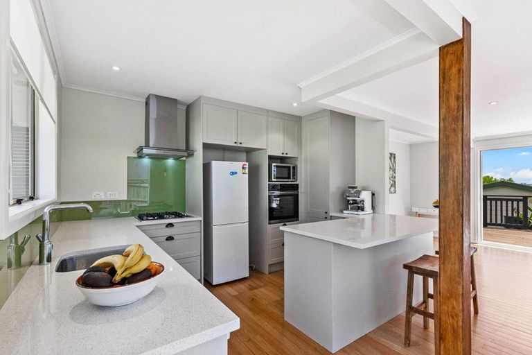 Photo of property in 185 Waimumu Road, Massey, Auckland, 0614