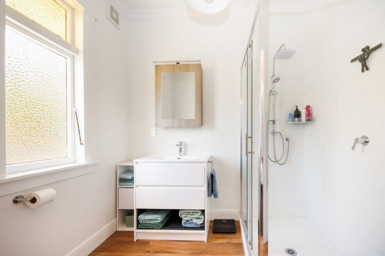 Photo of property in 28 Thames Street, Rongotea, 4476