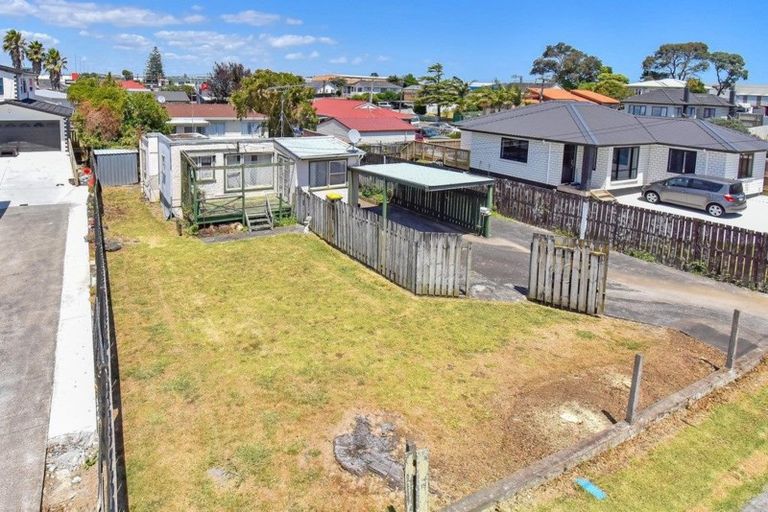 Photo of property in 1/3 Seddon Avenue, Papatoetoe, Auckland, 2104