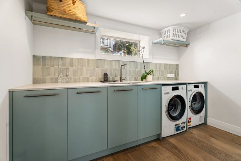 Photo of property in 19 Kerr Street, Devonport, Auckland, 0624