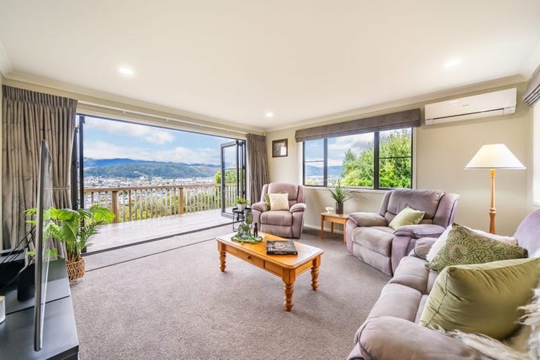 Photo of property in 9 Colin Guppy Crescent, Riverstone Terraces, Upper Hutt, 5018