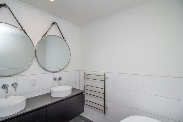 Photo of property in 3 Lucern Lane, Petone, Lower Hutt, 5012