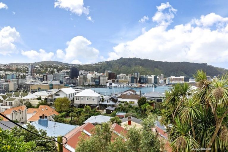 Photo of property in 7 Mcintyre Avenue, Mount Victoria, Wellington, 6011