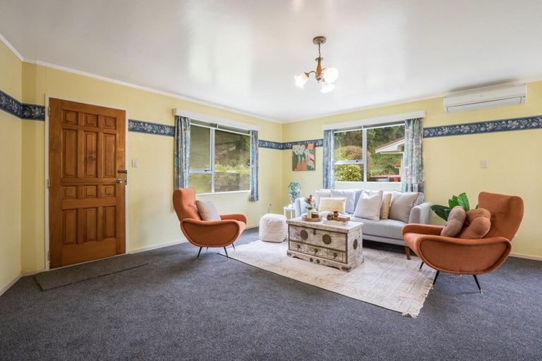 Photo of property in 292a Main Road, Tawa, Wellington, 5028