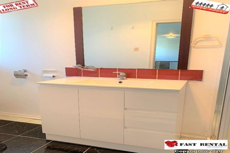 Photo of property in 2/1a Becroft Drive, Forrest Hill, Auckland, 0620