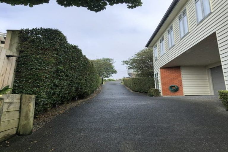 Photo of property in 118 Bleakhouse Road, Mellons Bay, Auckland, 2014