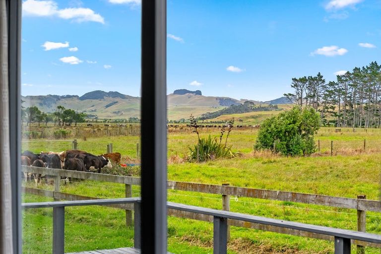 Photo of property in 331 South Head Road, South Head, Helensville, 0874