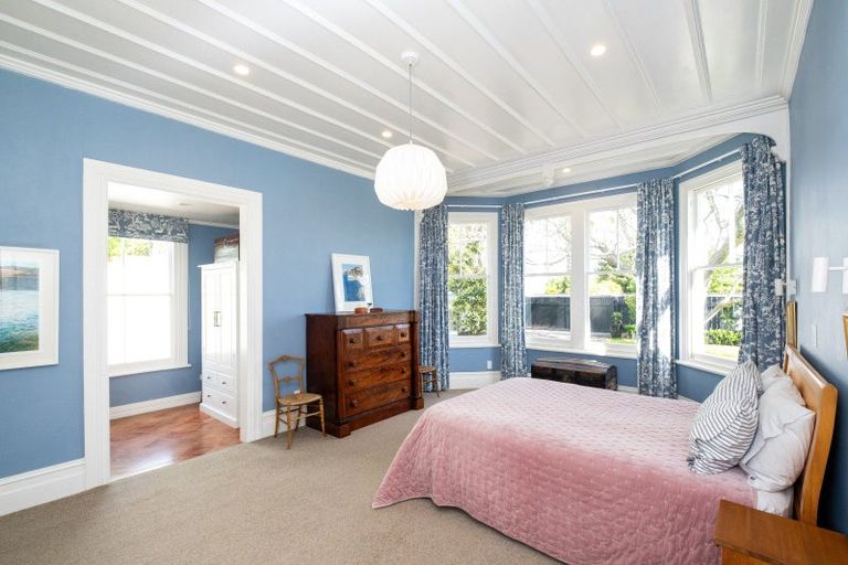 Photo of property in Rosewood, 39 Napier Terrace, Hospital Hill, Napier, 4110