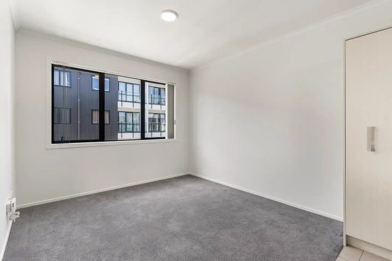 Photo of property in 9/130 Stancombe Road, Flat Bush, Auckland, 2016