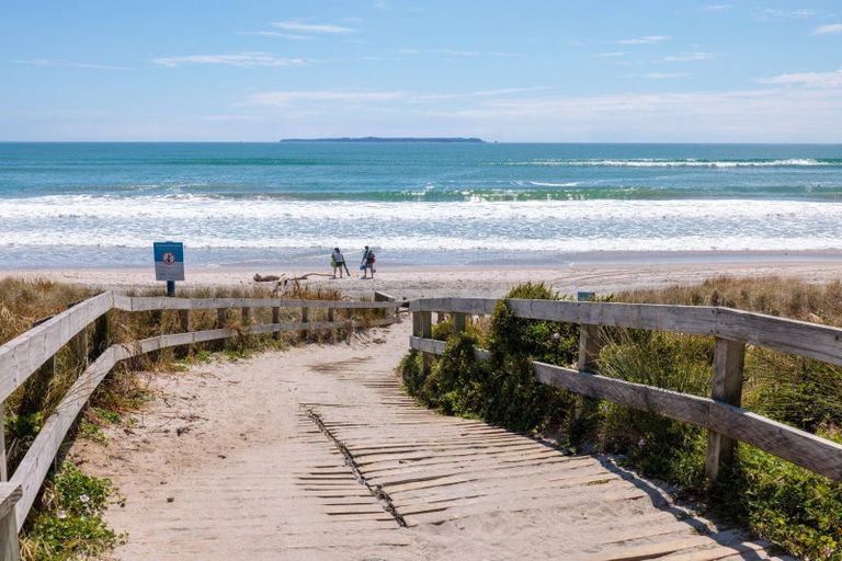 Photo of property in 128b Karewa Parade, Papamoa Beach, Papamoa, 3118