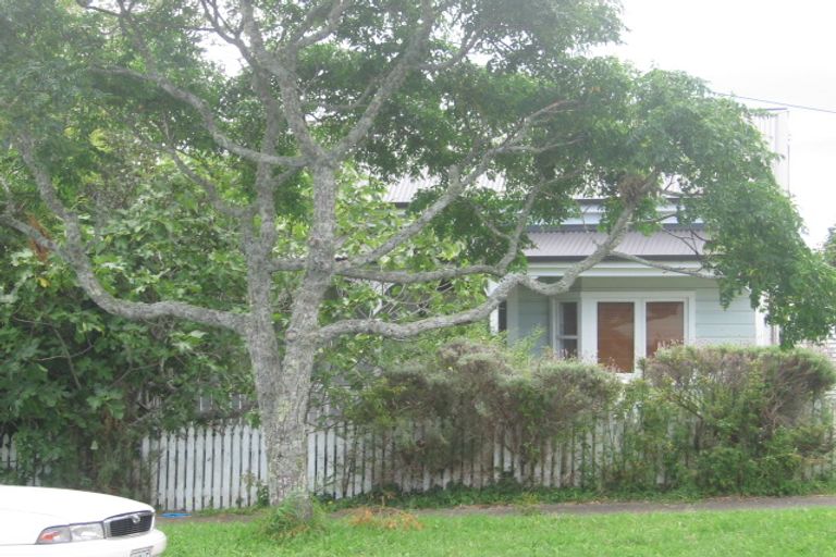 Photo of property in 18 Patuone Avenue, Devonport, Auckland, 0624