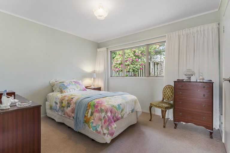 Photo of property in 3 Kingussie Place, Highland Park, Auckland, 2010