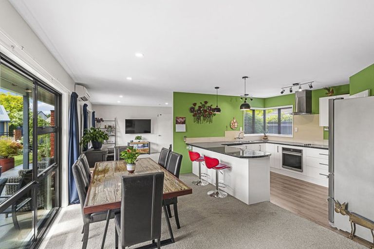 Photo of property in 10 Swithland Place, Avonhead, Christchurch, 8042