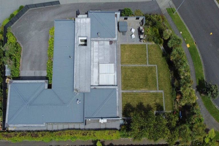 Photo of property in 12 Sampson Avenue, Waiwhakaiho, New Plymouth, 4312