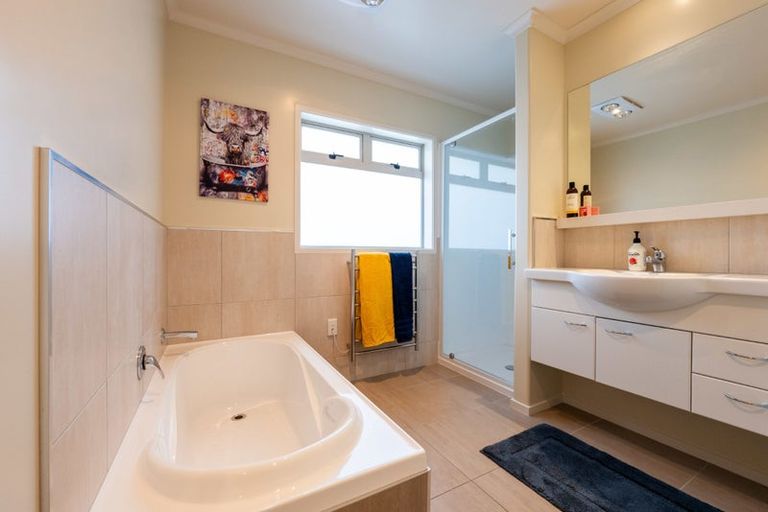 Photo of property in 6 Sunnybrooke Close, Welcome Bay, Tauranga, 3112