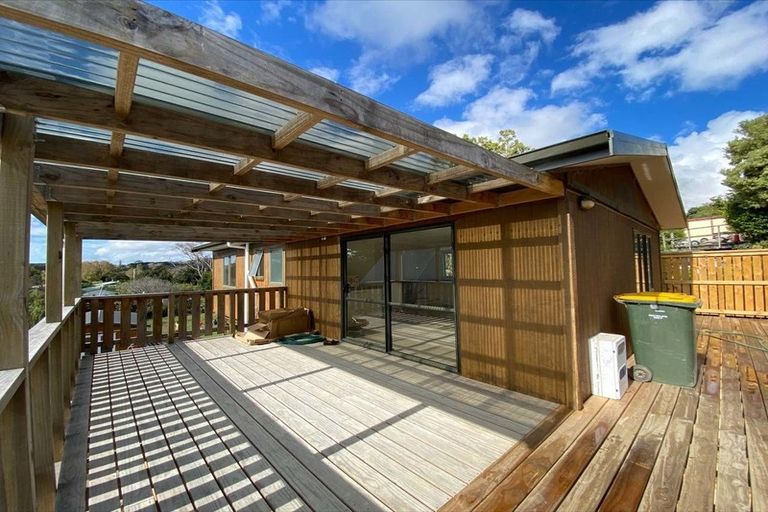 Photo of property in 78 Howard Road, Orere Point, Papakura, 2585