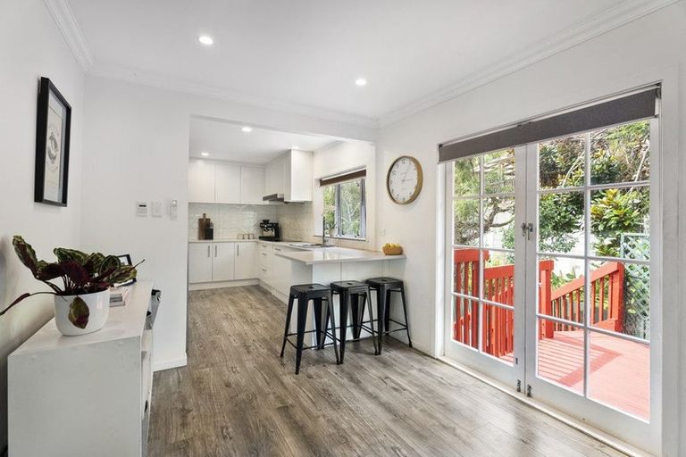 Photo of property in 30 Glencourt Place, Glenfield, Auckland, 0629