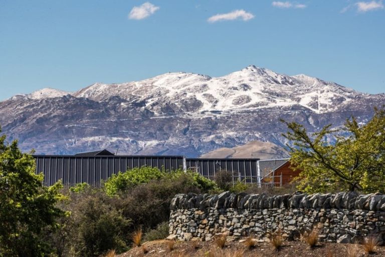 Photo of property in 1b Rannoch Drive, Jacks Point, Queenstown, 9371