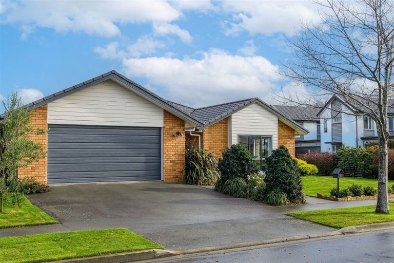 Photo of property in 25 John Campbell Crescent, Hillmorton, Christchurch, 8024
