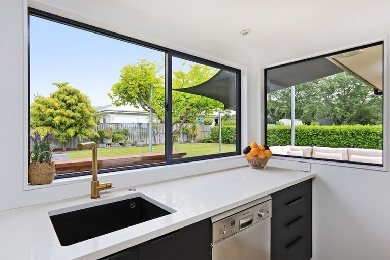 Photo of property in 16 Airini Road, Waimarama, Havelock North, 4294