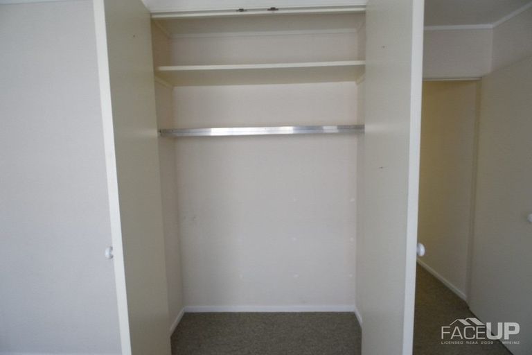 Photo of property in 72 Kingdale Road, Henderson, Auckland, 0610