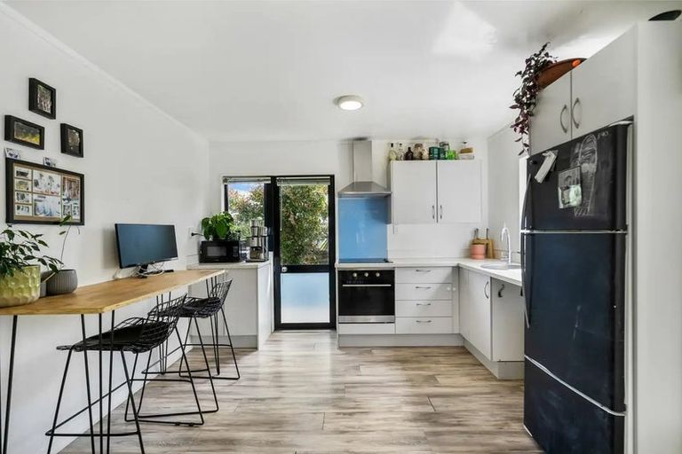 Photo of property in 126 Moire Road, West Harbour, Auckland, 0618