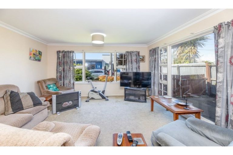 Photo of property in 3/2 Wentworth Street, Ilam, Christchurch, 8041