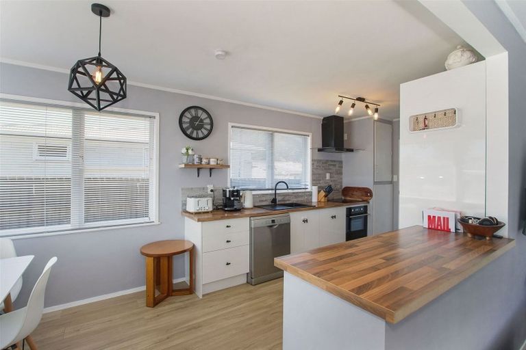 Photo of property in 15 Bettina Place, Manurewa, Auckland, 2102