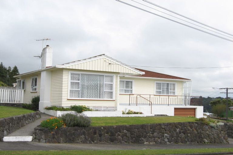 Photo of property in 2 Rarawa Place, Vogeltown, New Plymouth, 4310