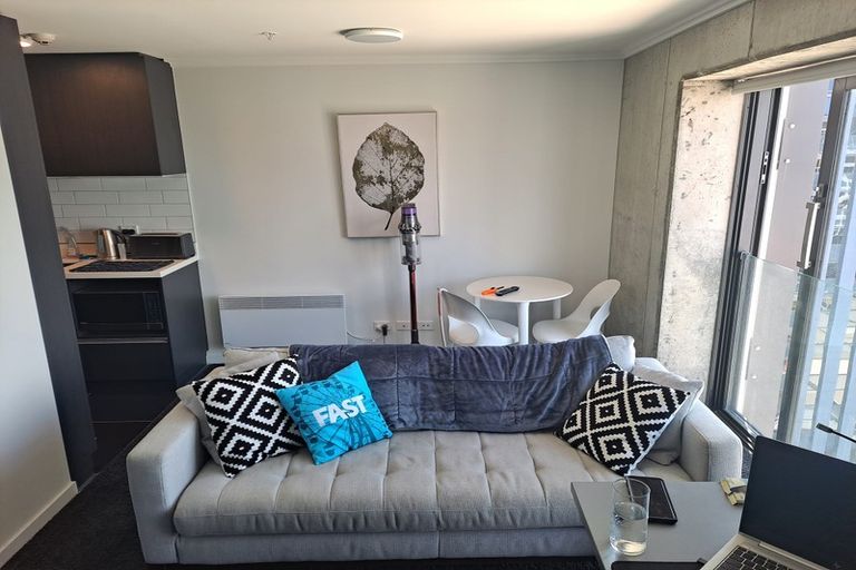 Photo of property in Frame Apartments, 1401/111 Molesworth Street, Thorndon, Wellington, 6011