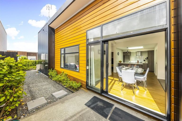 Photo of property in 20 Liberation Road, Papakura, 2110