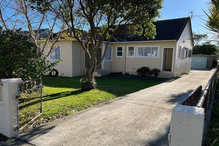 Photo of property in 92 Wilkie Crescent, Naenae, Lower Hutt, 5011