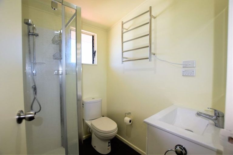 Photo of property in 25 Stottholm Road, Titirangi, Auckland, 0604