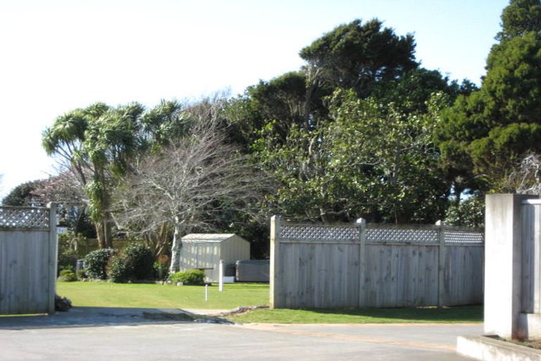 Photo of property in 1b Turehu Street, Merrilands, New Plymouth, 4312