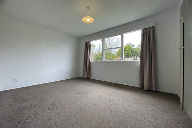 Photo of property in 23 Colwill Road, Massey, Auckland, 0614