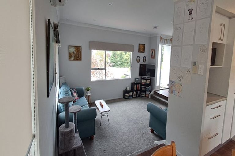 Photo of property in 15 Mile Place, Henderson, Auckland, 0612