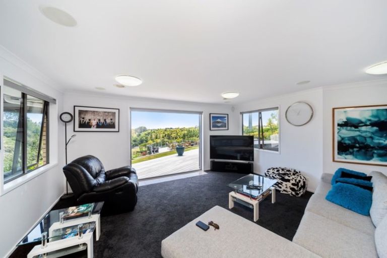 Photo of property in 321a Mangorei Road, Merrilands, New Plymouth, 4312