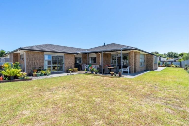Photo of property in 4 Petrel Close, Paraparaumu Beach, Paraparaumu, 5032
