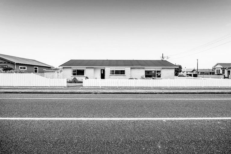 Photo of property in 11 Furlong Street, Hawera, 4610