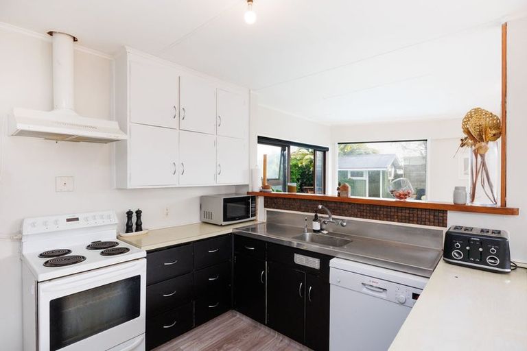 Photo of property in 98 Lethbridge Street, Feilding, 4702