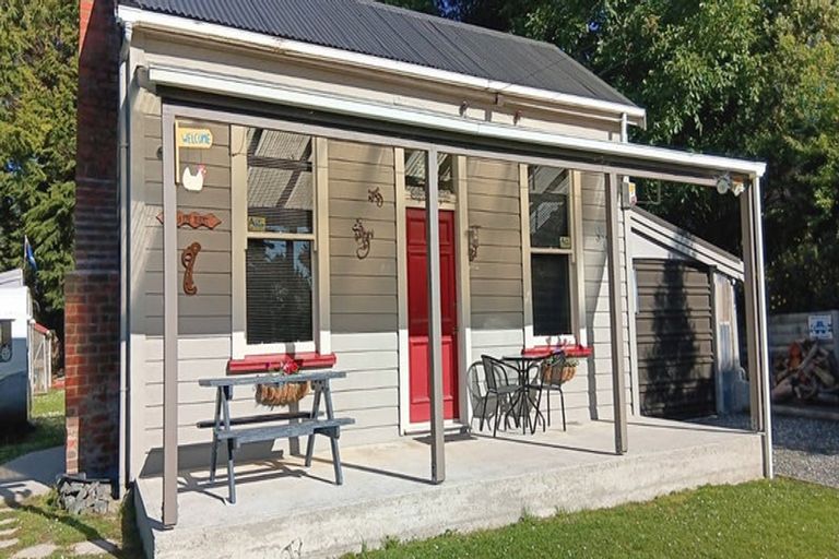 Photo of property in 90 Salcombe Street, Kaitangata, 9210