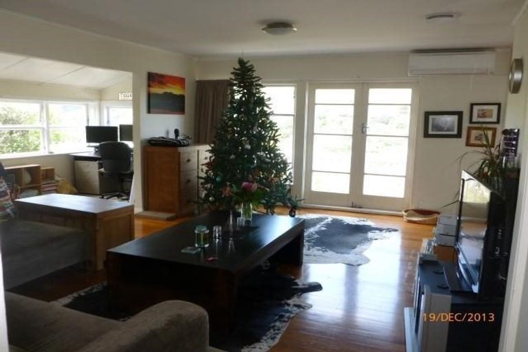 Photo of property in 20 Rawhiti Road, Pukerua Bay, 5026