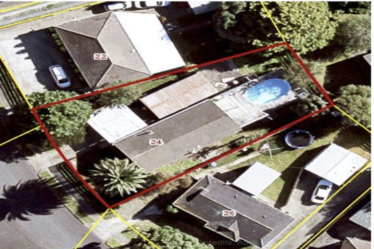 Photo of property in 24 Becker Drive, Weymouth, Auckland, 2103