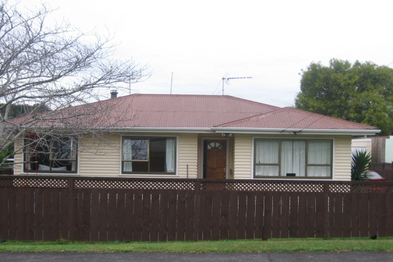 Photo of property in 2/4 Nelson Street, Papakura, 2110